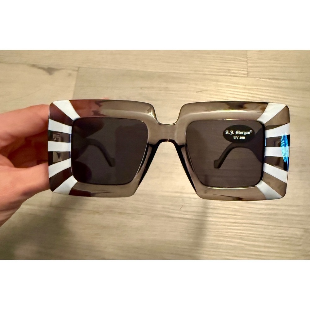 AJ Morgan Black and White Sunglasses